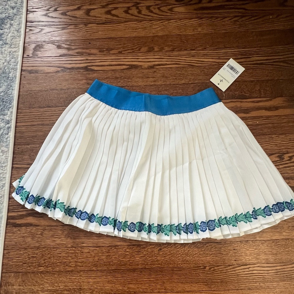 Tuckernuck White Pleated Tennis Skirt w Blue Waistband and Blue-Green Floral Hem